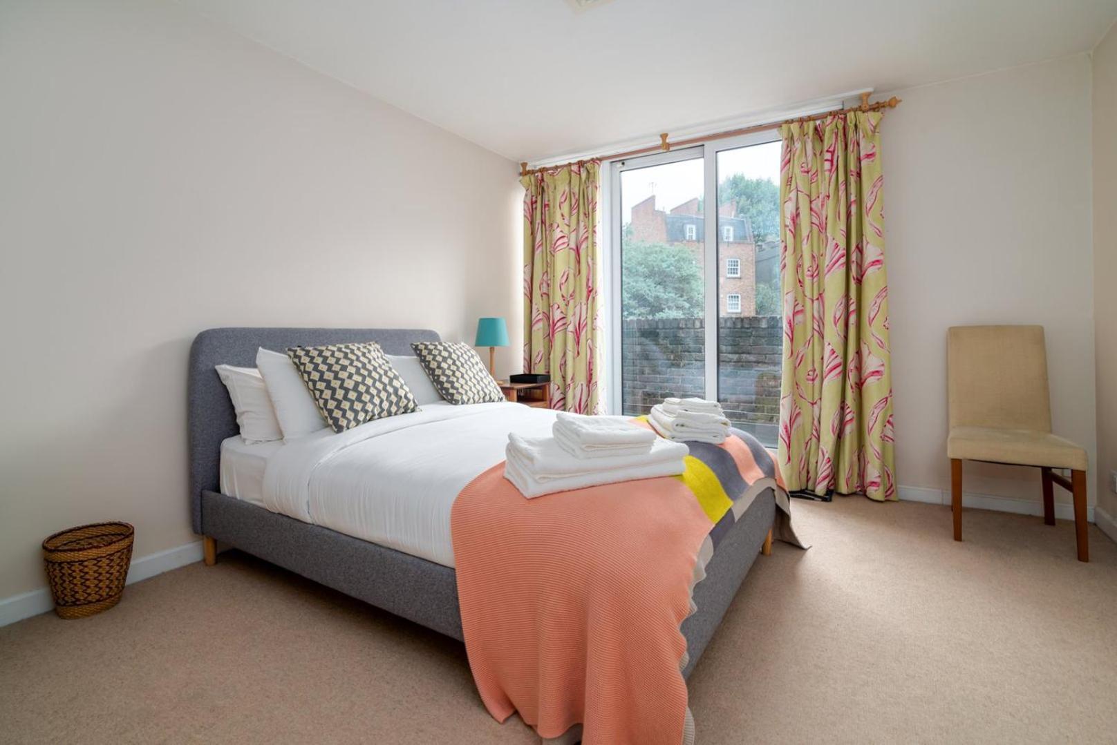 Appartement Guestready - Lovely Ground Floor Duplex With Patio In Southbank à Londres Extérieur photo
